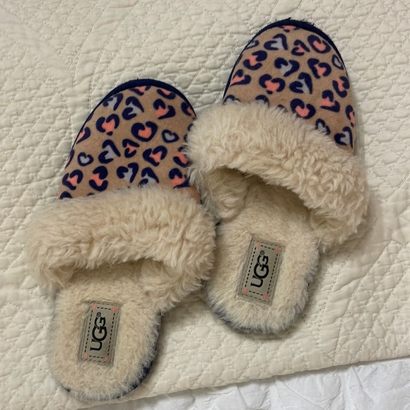 UGG Shoes Adorable Little Girls Ugg Fur Lined Slippers Xs Euc